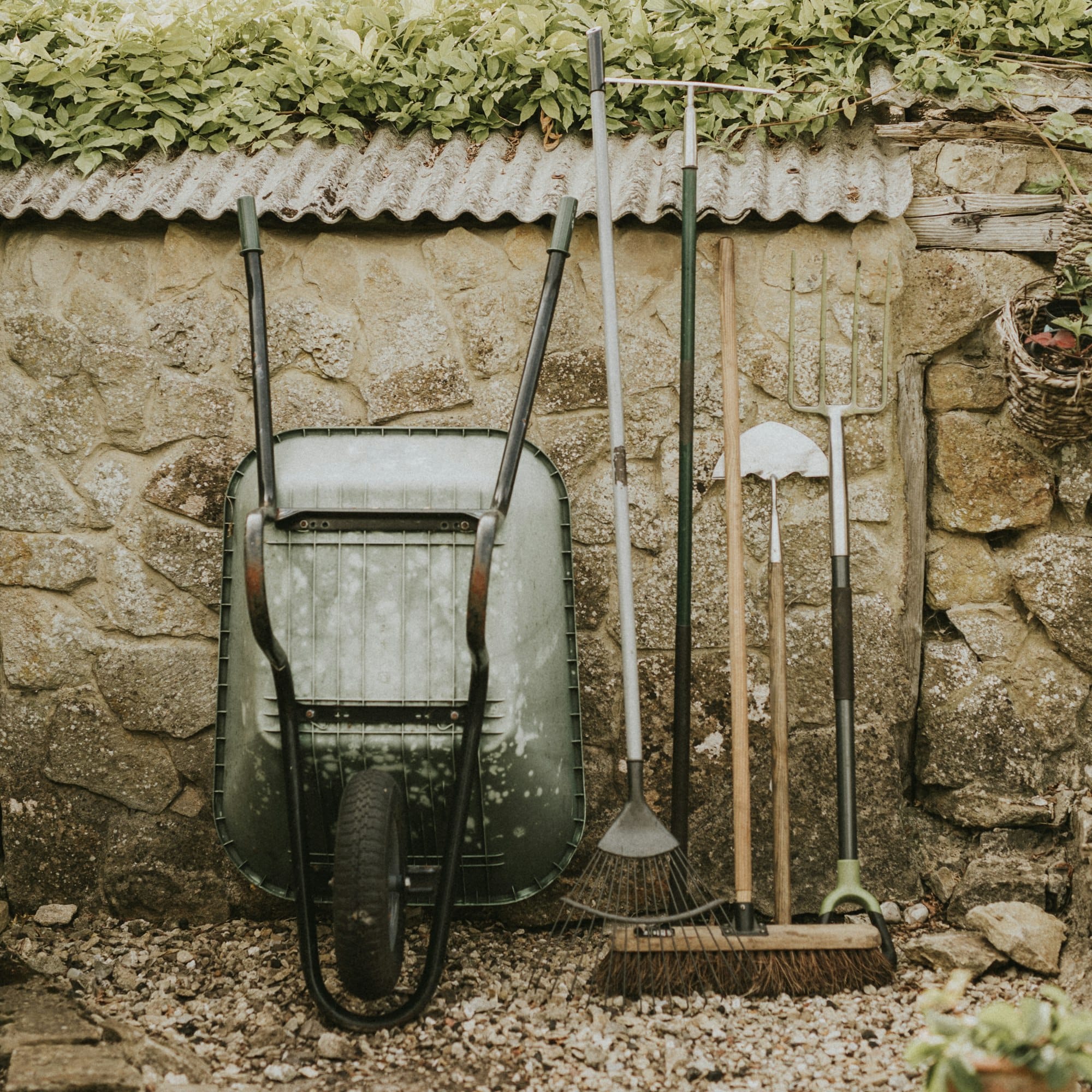 outils de jardin hiver